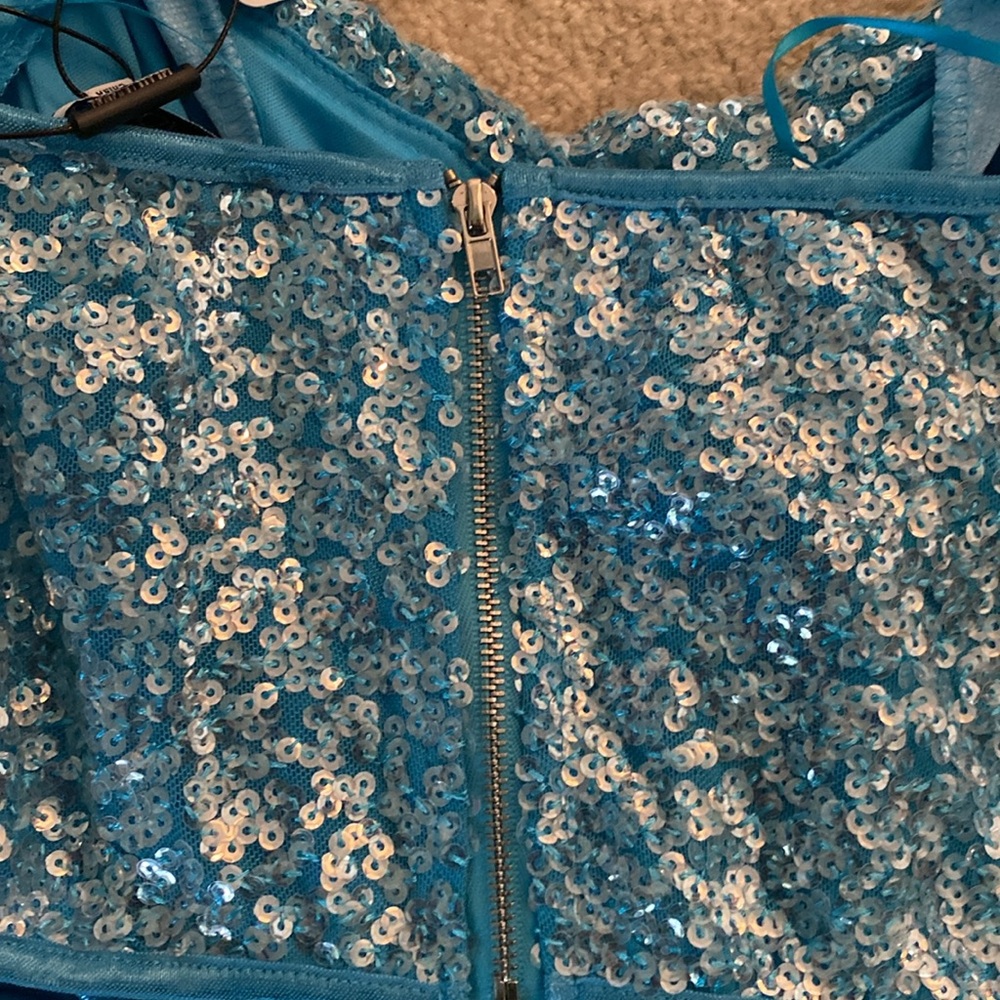 Fashion nova NWT light blue sequined skirt and top set - Picture 8 of 9